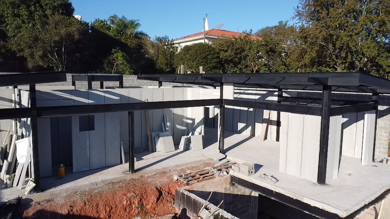 Residência em aço e painéis Lightwall